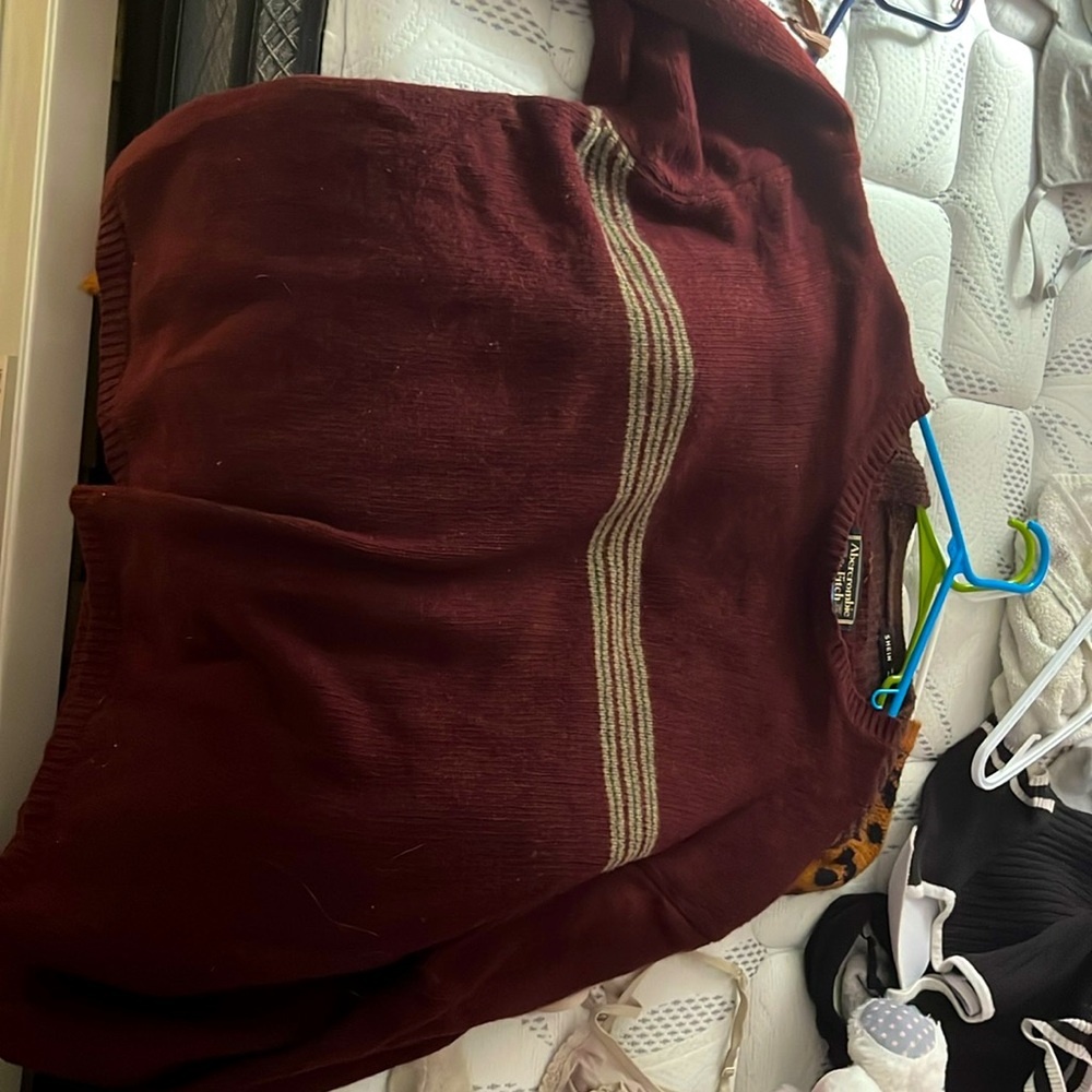 Abercrombie & Fitch 1892 80% Lambswool 20% Nylon Burgundy Sweater